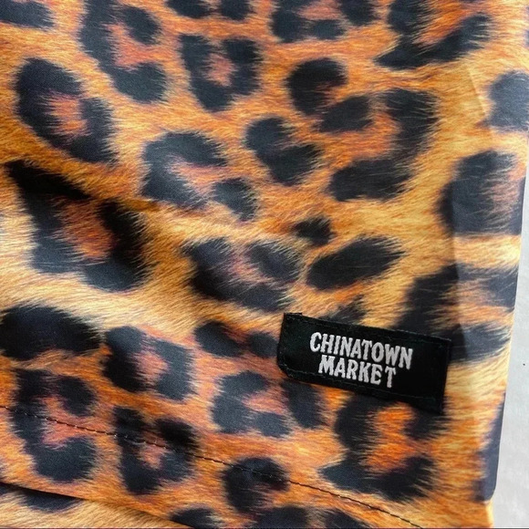 All Over Animal Print Shorts Chinatown Market Men size Small New - Picture 4 of 8